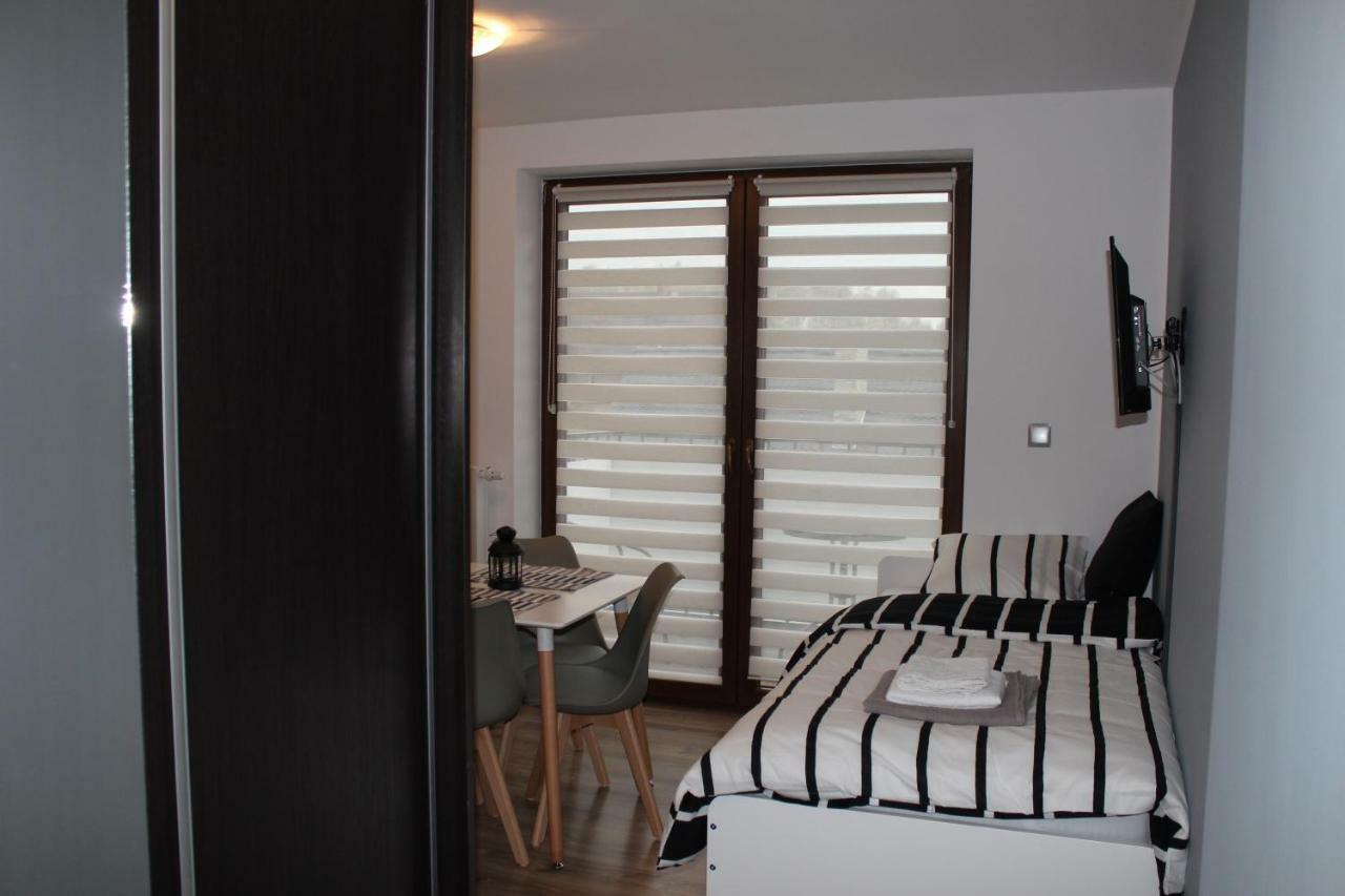 Apartament Fibra Aroma รืบนิค ภายนอก รูปภาพ