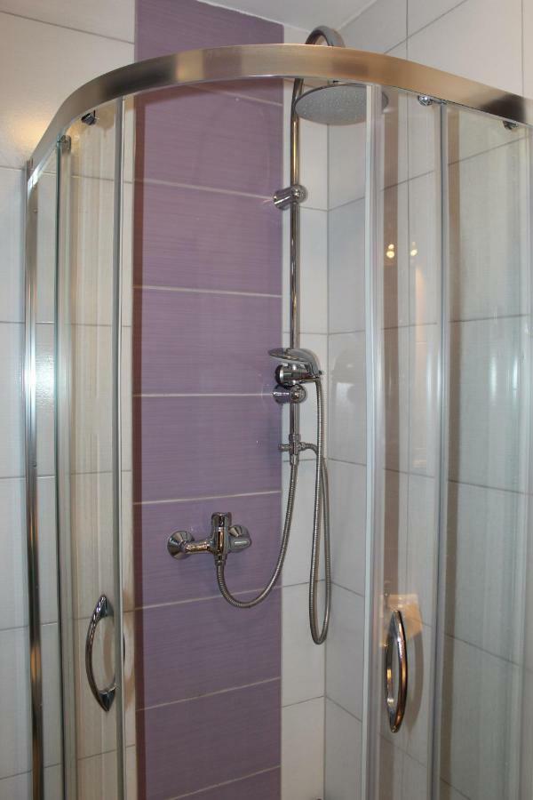 Apartament Fibra Aroma รืบนิค ภายนอก รูปภาพ